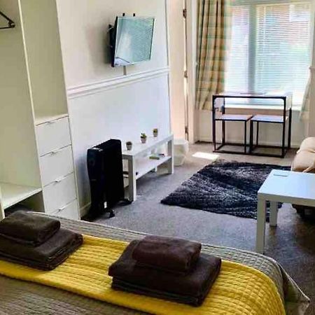 1Studio Avenue House Скарборо Экстерьер фото