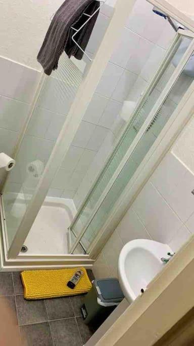 1Studio Avenue House Скарборо Экстерьер фото